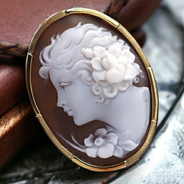 カメオブローチ&ネックレス 18金ゴールド枠 シェルカメオ 女性像の図柄 カソ氏製作 レザーネックレス付き イタリア製 カメオ アクセサリー 高級 ギフト お誕...