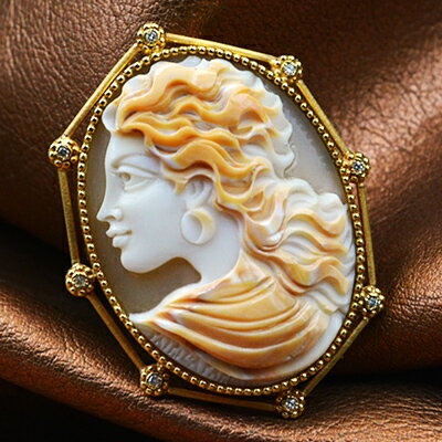 ファッション誌掲載のカメオ ブローチ ネックレス シェルカメオ 雑誌ヌメロトウキョウ Numero Tokyo 18金ゴールド&ダイヤ枠 パルラーティ作 レザー...