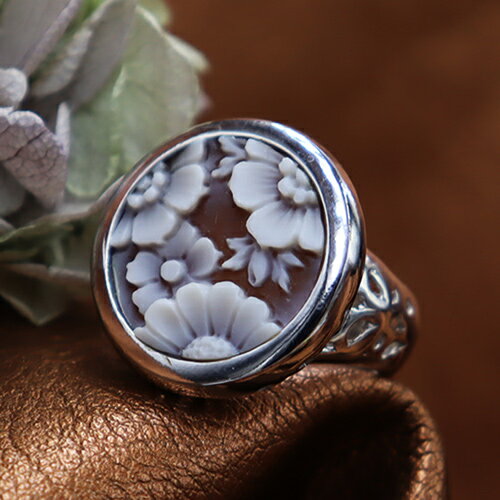 カメオリング イタリア製 シェルカメオ お花のカメオ カメオ彫刻家バルザーノ氏製作 Silver デザイナーズリング カメオ アクセサリー 高級 ギフト お誕生日 プレゼントにもオススメ！　品質保証書/カメオ作家保証書付き カメオデザイン手提袋付き 送料無料