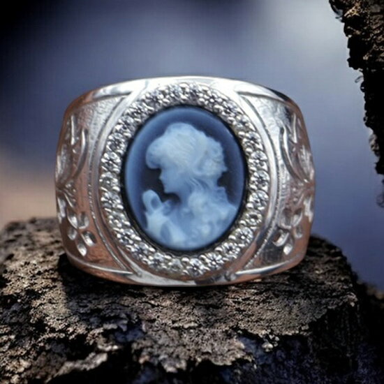 メノウカメオリング アンティーク透かしデザイン イタリア&ドイツ製 美しい女性人物像 メンズ&レディス 海外アーティストにも人気 シルバー ジルコニア付 高品質...