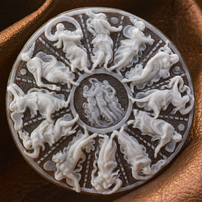 カメオ 【時を刻む女神たち】 三美神 イタリア 彫刻家アッカニート氏製作 シェルカメオ ブローチ&ネックレス加工承ります カメオ アクセサリー 高級 ギフト お...