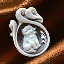 カメオ作品 ネコちゃん 猫の図柄 イタリア製 シェルカメオ 彫刻家ガリオーネ氏製作 ペンダント&ネックレス枠加工承ります カメオ アクセサリー 高級 ギフト お...