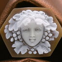 カメオ作品 バッカンテ お酒と豊穣を司る女神 イタリア製 シェルカメオ 巨匠トゥルコ氏の彫刻作品 ブローチ&ネックレス加工承ります カメオ アクセサリー 高級 ...