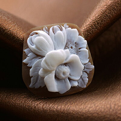 カメオ お花 高品質 シェルカメオ イタリア 彫刻家ジャンニーニ氏製作 立体的で繊細な彫刻 ペンダントなどの枠製作承ります カメオ アクセサリー 高級 ギフト ...