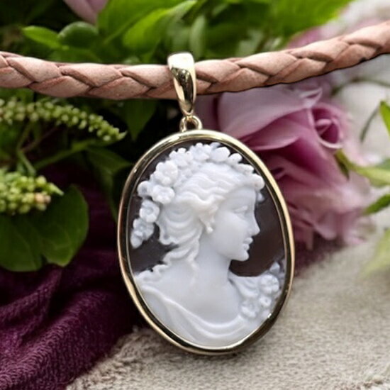 カメオネックレス 18金 ゴールド 女神フローラ 花と春の女神 女性人物像 アンティークデザイン イタリア 彫刻家アッカニート カメオ アクセサリー 高級 ギフ...