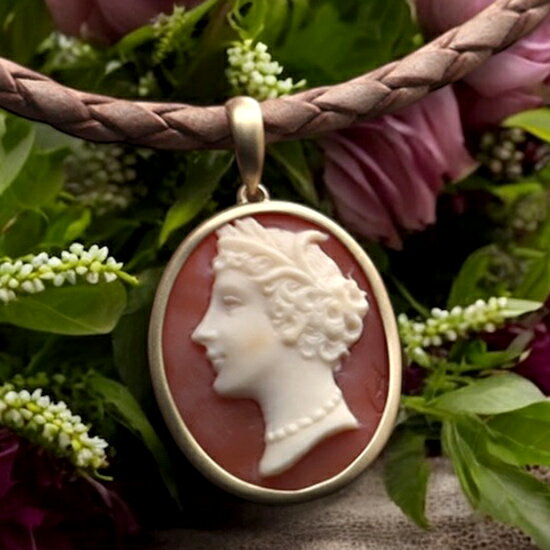 カメオネックレス 18金 ゴールド 女神ヘラ 女性の尊厳と家庭の守護を象徴する女神 女性人物像 アンティークデザイン イタリア アゴス カメオ アクセサリー 高...