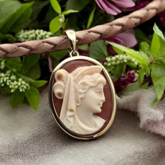 カメオネックレス 18金 ゴールド 女神ヴィーナス 愛と美の女神 女性人物像 アンティークデザイン イタリア アゴス カメオ アクセサリー 高級 ギフト お誕生...