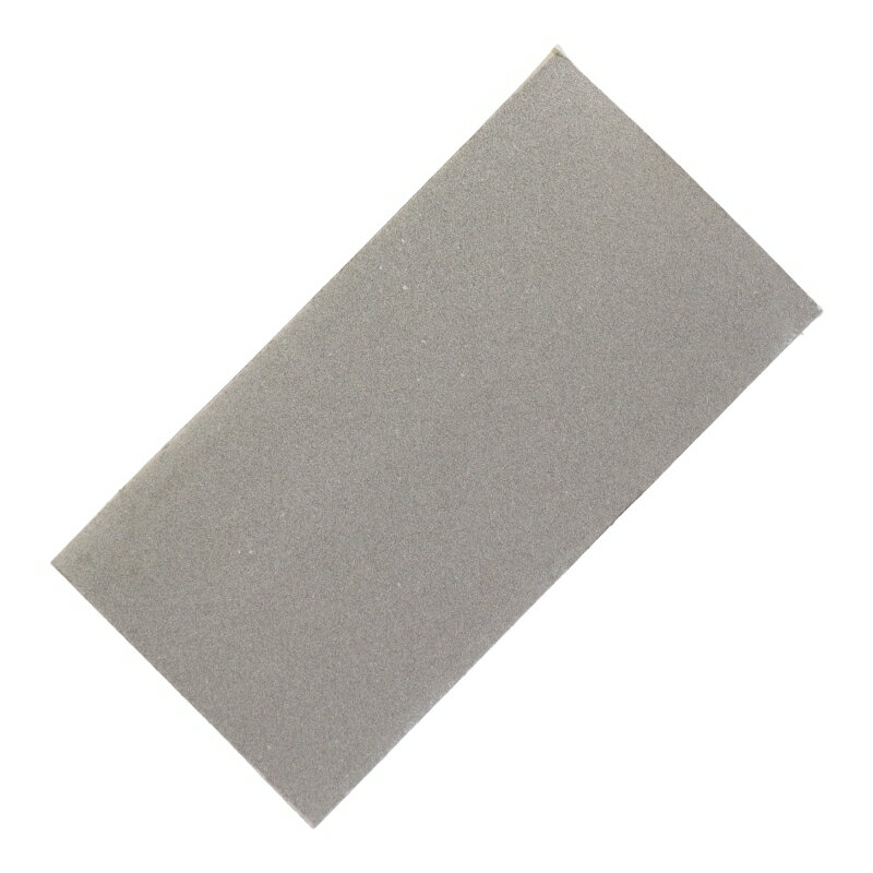 自由にカット・接着できる！【特長】●基盤材に真鍮を使用している為、従来品に比べ軟らかいので作業に応じて切りやすく貼り付けやすい。●裏面が粘着の接着シートになっているので、使いやすい大きさにカットして簡単に接着可能。【用途】●刃物(ナイフ・ハサミ・ノミ・鎌など)の刃研ぎ修正●スキー・スケートのエッジ、工具・金型・ポンチなどの研磨●釣り針調整や動物の爪研ぎなど【仕様】●本体サイズ:H100×W50mm【材質】●基盤:真鍮●砥粒:電着ダイヤ●裏面:粘着シート商品名：H&H ダイヤモンドシート #200JANコード：4954458500864品番：DIA-200粒度：#200商品説明自由にカット・接着できる！【特長】●基盤材に真鍮を使用している為、従来品に比べ軟らかいので作業に応じて切りやすく貼り付けやすい。●裏面が粘着の接着シートになっているので、使いやすい大きさにカットして簡単に接着可能。【用途】●刃物(ナイフ・ハサミ・ノミ・鎌など)の刃研ぎ修正●スキー・スケートのエッジ、工具・金型・ポンチなどの研磨●釣り針調整や動物の爪研ぎなど【仕様】●本体サイズ:H100×W50mm【材質】●基盤:真鍮●砥粒:電着ダイヤ●裏面:粘着シート商品名：H&H ダイヤモンドシート #200JANコード：4954458500864品番：DIA-200粒度：#200