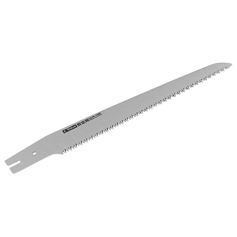 替刃式サヤ付鋸240用の専用替刃です。■■■用途■■■生木の切断・剪定作業。■■■機能・特徴■■■E－Value替刃式サヤ付鋸240シリーズの専用替刃になります。刃はネジ固定式になっています。■■■仕様■■■●刃長：240mm。●板厚：0.9mm。●刃固定方法：ネジ式。●刃部：無電解ニッケルメッキ・衝撃焼入れ。■■■注意事項■■■使用用途以外では使用しないでください。使用上の注意をよくご確認の上、ご使用ください。鋸刃の刃先は鋭利に仕上げています。取り扱いにはご注意下さい。作業を行う際には、手袋・安全メガネなどの保護具を必ず着用してください。また、鋸本体を取り出すときや、収納するときなどにも保護具を着用し、手などを怪我しないように注意してください。商品説明■■■用途■■■生木の切断・剪定作業。■■■機能・特徴■■■E－Value替刃式サヤ付鋸240シリーズの専用替刃になります。刃はネジ固定式になっています。■■■仕様■■■●刃長：240mm。●板厚：0.9mm。●刃固定方法：ネジ式。●刃部：無電解ニッケルメッキ・衝撃焼入れ。■■■注意事項■■■使用用途以外では使用しないでください。使用上の注意をよくご確認の上、ご使用ください。鋸刃の刃先は鋭利に仕上げています。取り扱いにはご注意下さい。作業を行う際には、手袋・安全メガネなどの保護具を必ず着用してください。また、鋸本体を取り出すときや、収納するときなどにも保護具を着用し、手などを怪我しないように注意してください。■■■商品サイズ(幅×高さ×奥行)■■■約37×292×1.2■■■材質■■■●刃：SK－85。 ※ページ記載の内容については予告なく変更する場合があります。ご了承下さい。