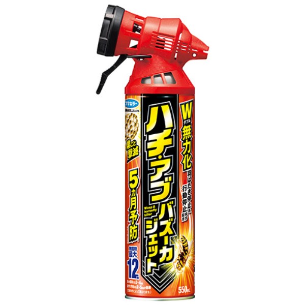 羽ばたき停止と行動停止成分配合でハチを速攻退治します。ハチアブに対して即効性のある殺虫剤。■商品説明羽ばたき停止と行動停止成分配合でハチを速攻退治します。ハチアブに対して即効性のある殺虫剤。持続殺虫成分配合でハチに巣を作らせません。巣作り防止効果が5ヵ月持続します(環境により異なります)。本品は屋外専用で(本品の総使用時間は約32秒です)、飛んでいるハチ・屋外の害虫の駆除、害虫に向け適量を噴射してください。スズメバチから3～4m離れた所で風上から風下に向かって噴射してください。巣を駆除する際、ハチが攻撃してくることがあるので、刺されないように肌をおおい、噴射後はすみやかにその場所から離れてください。日本国■商品仕様●有効成分：ピレスロイド(フタルスリン、ビフェントリン)。●その他成分：灯油、LPガスその他2成分。●内容量：550ml。●剤型：エアゾール。商品説明■商品仕様●有効成分：ピレスロイド(フタルスリン、ビフェントリン)。●その他成分：灯油、LPガスその他2成分。●内容量：550ml。●剤型：エアゾール。■注意事項ピレスロイド系殺虫剤は安全性が高いものですが、吸入等により刺激を感じる場合があります。ご使用の際は噴射気体を直接吸入しないように注意してください。定められた使用方法を必ず守り、使いすぎない。室内では使用しない。噴射場所の周り、特に風下に人がいないことを確認し、風上から噴射する。噴霧が風の影響を受ける時は、使用をさける。本品は噴射力が強く噴霧が遠くまで届くので取扱いに注意する。※ 商品・パッケージは予告なく仕様変更する場合があります。※ 掲載画像はすべてイメージです。予告なく変更する場合があります。