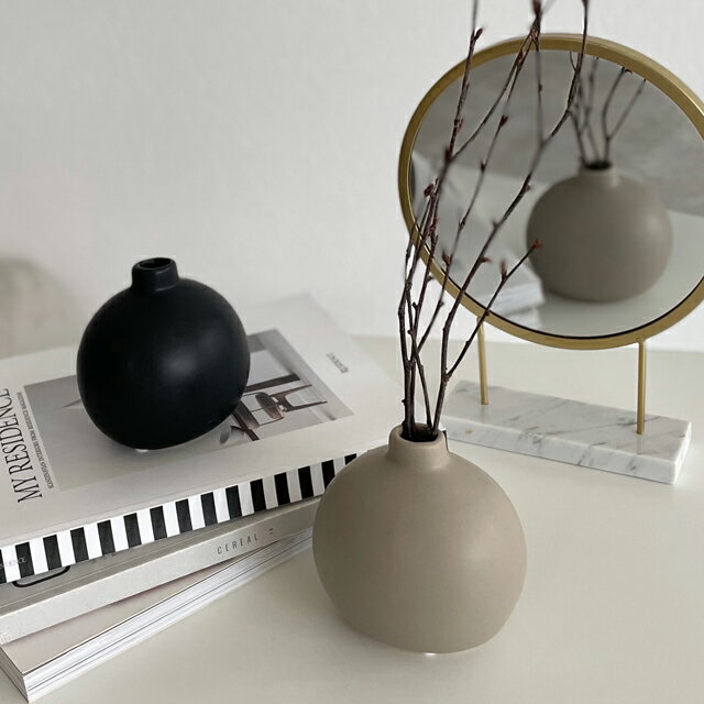 陶器 丸型 シンプル フラワーベース 花瓶 グレージュ ブラック ホワイト【ART OF BLACK】のプロのおすすめ口コミ・レビュー |  pippin(ピッピン)