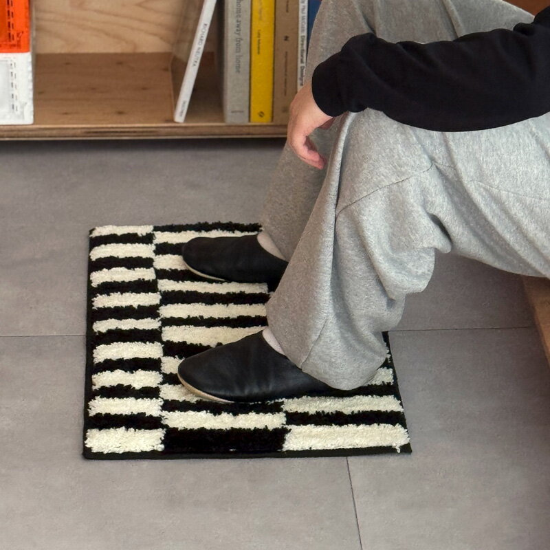 ブラック×ホワイト タイルチェッカー マット 40cm×60cm【ART OF BLACK】