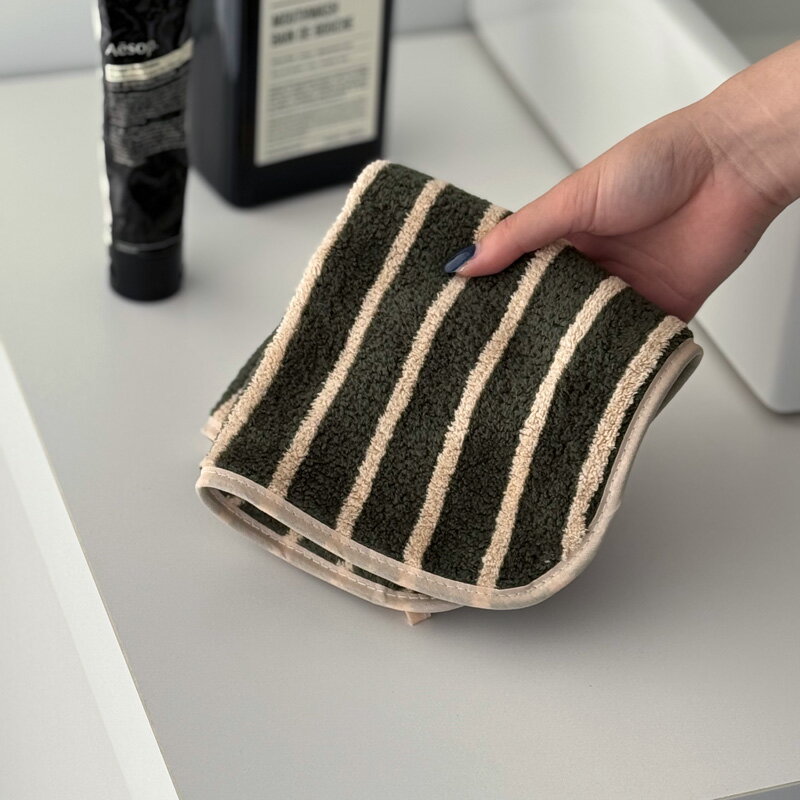 予約販売12月中旬～12月下旬頃発送予定 ストライプ ループ付き マイクロファイバー ハンドタオル 3枚セ..