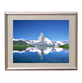 油絵 絵画 直筆仕上げ マッターホルンを望む アートフレーム：色シルバー サイズ 額入りS 310×260mm 【布キャンバス・額表面保護板】 油彩 風景画 オリジナルインテリア絵画 風水画 絵画 販売 インテリア 油絵 油彩 壁掛け 複製画 風景画 ゴッホ モネ ルノワール その他 静物画 肖像画 アート プレゼント 開業祝い 退職祝い 新築祝い 玄関 リビングアート 風水 縁起 フレーム 贈り物マッターホルンを望む