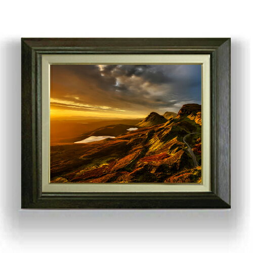 絵自体（キャンバス）の大きさ　410×318mm 【お届け日数】 ご注文日から　8-12日以内　に到着いたします。 ※一部在庫商品は早期出荷可能の場合がございます。 お急ぎに際は別途Eメールにてお問い合わせください。 お問い合わせメールアドレス 　shopmaster@artrest.jp 【留意事項】 ※注文個数によりお届け日が変わることがあります。 ※直筆仕上げ商品のため色彩が若干異なる場合がございますので 予めご了承くださいませ。 絵画 販売 インテリア 油絵 油彩 壁掛け 複製画 風景画 ゴッホ モネ ルノワール その他 静物画 肖像画 アート プレゼント 開業祝い 退職祝い 新築祝い 玄関 リビングアート 風水 縁起 フレーム 贈り物スコットランド、日没の風景