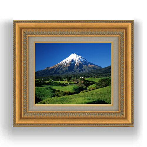 額縁外寸サイズ ---------------------------------------------- ゴールドC/シルバーC 422×370mm ブラウン/ベーシック 420×368mm ---------------------------------------------- 絵自体（キャンバス）の大きさ　273×220mm 付属品：吊り紐、吊り金具（額側）、表面透明板 ※一部在庫商品は早期出荷可能の場合がございます。 お急ぎに際は別途Eメールにてお問い合わせください。 お問い合わせメールアドレス 　shopmaster@artrest.jp 留意事項 ・ラッピング包装希望の場合は次々画面注文備考欄に記載ください。 ・直筆仕上げ商品のため色彩が若干異なる場合がございますので 予めご了承くださいませ。 絵画 販売 インテリア 油絵 油彩 壁掛け 複製画 風景画 ゴッホ モネ ルノワール その他 静物画 肖像画 アート プレゼント 開業祝い 退職祝い 新築祝い 玄関 リビングアート 風水 縁起 フレーム 贈り物新緑、富士山　