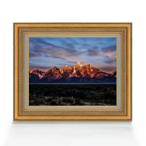 絵自体（キャンバス）の大きさ　410×318mm 【お届け日数】 ご注文日から　8-12日以内　に到着いたします。 ※一部在庫商品は早期出荷可能の場合がございます。 お急ぎに際は別途Eメールにてお問い合わせください。 お問い合わせメールアドレス 　shopmaster@artrest.jp 【留意事項】 ※注文個数によりお届け日が変わることがあります。 ※直筆仕上げ商品のため色彩が若干異なる場合がございますので 予めご了承くださいませ。 絵画 販売 インテリア 油絵 油彩 壁掛け 複製画 風景画 ゴッホ モネ ルノワール その他 静物画 肖像画 アート プレゼント 開業祝い 退職祝い 新築祝い 玄関 リビングアート 風水 縁起 フレーム 贈り物稜線-夜明けの効果-