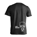 陸上競技 マラソン ランニング Tシャツ 半袖 メンズ ジュニア 練習着 ドライ 名入れ・文字入れ無料 「I AM A SPRINTER! AW ハヤト」 アートワークスコウベ 【送料無料】ネーム入れ無料!! ロゴ下の競技名を好きな文字に変更できます。独自デザインとプリントのクオリティにこだわったアートワークスコウベのオリジナルウェアです。当店で販売しているスポーツウェアには英数字20文字以内で好きな文字を入れることができます。チーム名を入れて、皆で揃えるもよし、個人の名前を入れるのもよし。お好きな文字を入れましょう！背面デザイン前面デザインカラーバリエーション【ブランド】ARTWORKS-KOBE (アートワークスコウベ)【生地について】4.7オンス プレミアムドライTシャツ素材：ポリエステル100%※ お客様のモニター環境によって、実際の商品と色合いが異なる場合がございます【プリント内容】I AM A SPRINTER!!【デザインについて】エーダブACの短距離選手ハヤトのイラストつきデザインです。このキャラクターを気に入ってくれた人はぜひ！一緒に「私はスプリンターだ！」とアピールしましょう！【こんなスポーツにオススメ】- TRACK & FIELD (陸上競技、ランニング、ジョギング)【お届け予定日】この商品は受注生産のため、ご注文から3-5営業日ほどで発送いたします。【サイズ表】お客さまが普段着用されているウェアを測って比較するとサイズ感がよくわかるのでオススメです。体型やお好みの着こなしに合わせてお選びください。(単位: cm)身丈身幅肩幅袖丈130cm52383516140cm56403717150cm59423918160cm62454119S65484320M68514521L71544722XL74574923XXL77605225XXXL80645627【サイズ別の着用イメージ】【ラッピングオプション】(+440円)特別なギフト、プレゼント用に！プレゼントの定番ラッピングといえばコレ！ サプライズやワクワク感を演出できる人気のリボン付きギフトバッグです。落ち着いたマット調のカラーを採用し、さわるとしっとりした質感で高級感があり、厚手のポリエチレン二重構造なのでとても丈夫です。一緒にご購入いただくと、ウェアをラッピングしてお届け！ウェアと一緒に注文いただくと、ギフトバッグに1つにまとめてラッピングした状態でお届けします。ギフトバッグならリボンをほどくだけでカンタンに商品を取り出せるので、プレゼント前にご自身で商品の確認をできるのでオススメです。【ギフトラッピング】リボン付きギフトバッグ レッド 1包装【ラッピングサービス】(+440円) はコチラ &#8811;