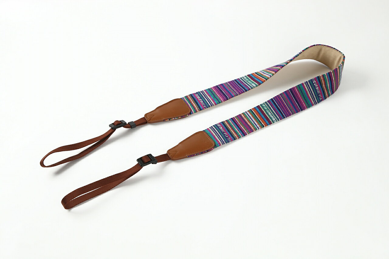 素材もデザインも吟味しました、老舗こだわりの逸品。 本革を使用したスタイリッシュなストラップ 裏面..