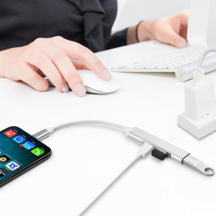 送料無料 Lightning to カメラアダプター usbハブ OTG搭載OTGデュアル ケーブル ダ...