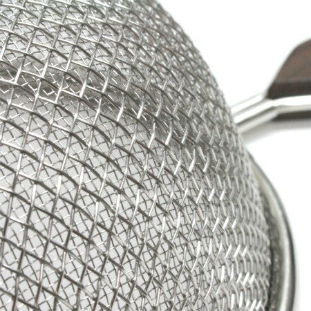 こしき ダブルストレーナー 7吋(18cm) 二重網 ローズ柄 粉ふるい こし器 漉し器 裏ごし 取っ手付き 18-8ステンレス 製パン 製菓 パン作り お菓子作り 調理器具 製菓道具 日本製 |