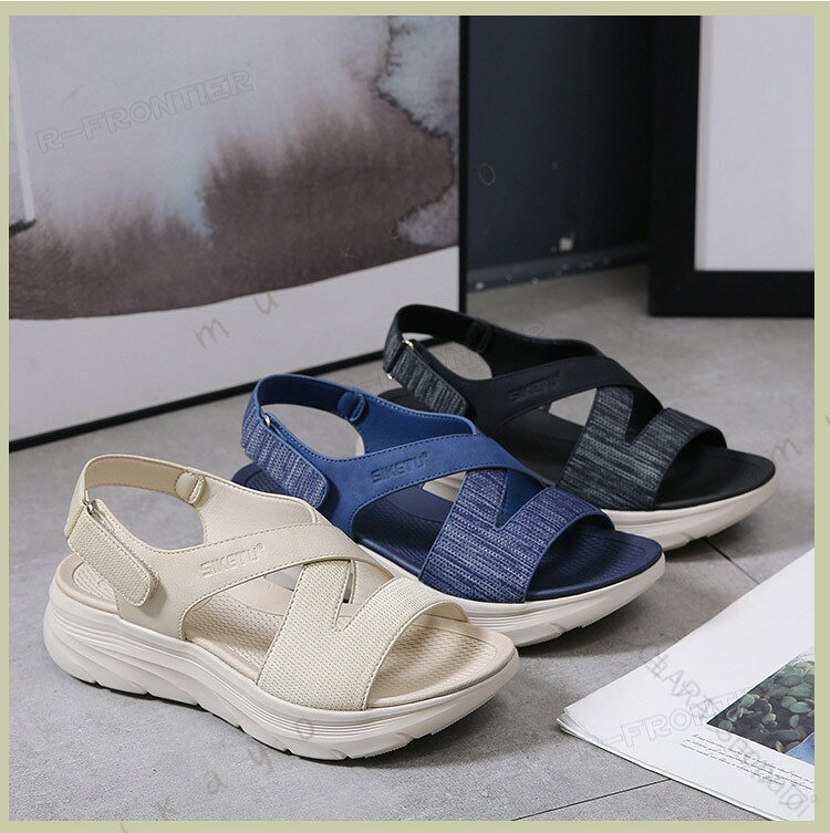 ・サイズ ：36〜42(内寸23〜26cm)・素材：ゴムソール・カラー：ネイビー、ベージュ、ブラック・モニターの発色具合によって実際のものと色が異なる場合があります。 .疲れない サンダル レディース 厚底 5cm 歩きやすい 軽量 で おしゃれ な オフィス サンダル は 長時間 の 立ち仕事 や 旅行 に 最適 です。痛くない 柔らかい 素材 と 幅広 甲高 対応、滑り止め 付き で 安心 快適 な 履き心地 を 実現。夏 の 黒 カラー で 美脚 効果 も 期待でき ます。22.5-26cm の サイズ 展開 で 幅広く ご利用 いただけます。。 .疲れない レディース 厚底 サンダル 5cm 歩きやすい 軽量 おしゃれ オフィス サンダル 痛くない 夏 黒 立ち仕事 美脚 柔らかい 幅広 甲高 滑り止め 長時間 シンプル 旅行 かわいい 軽い 22.5-26cm の サンダル です。疲れにくく 痛くなりにくい 設計 で、歩きやすい 軽量 仕様。オフィス 立ち仕事 夏の普段使い 旅行 にも 使いやすく、幅広 甲高 の 足にも 配慮 した レディース 向け 厚底 サンダル です。。 指定された配送時間は承っておりません。【CLARAショップ】