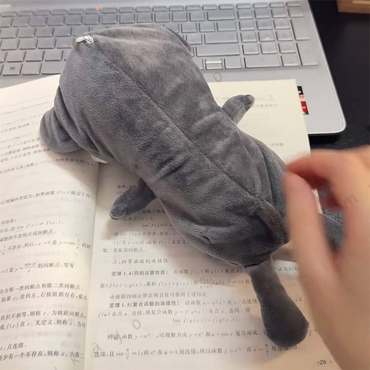 ペンケース キャラポーチ チワワ 文具入れ 犬 筆入れ チワワ 大容量 ぬいぐるみ 可愛い ペンポーチ チワワ チワワ 文房具入れ 動物デザイン 面白い ふわふわ いぬ かわいい もふもふ 立体 収納ケース 小学生 中学生 高校生 プレゼント asap01-10064169 Asap楽天市場店 サンプル画像3