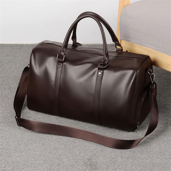 商品詳細：カラー：/01/02サイズ：/44*21*24cm 商品説明 ◎シューズポケット付きだからジムやゴルフ、スポーツ用バッグとしても活躍。◎修学旅行、林間学校などのお子様のイベントにも大活躍。◎豊富な5カラー、嬉しい大容量であなたのお出かけをサポートします。■重量：(約)0.86kg■素材:表：高級レザー、ポリエステル■キーワード: バッグ メンズ レディース ゴルフ スポーツ 旅行 ジム 旅行バッグ 大容量 軽量 修学旅行 シューズ 収納 レディース ゴルフバッグ おしゃれ 耐久性 安定感 耐衝撃 汚れ防止 スリム かわいい かっこいい 新 新作 売れ筋 収納 コンパクト 手入れ 男性 女性 リュック ギフト プレゼント 父の日 母の日 クリスマス 誕生日 プロ 上級者 初心者 軽い