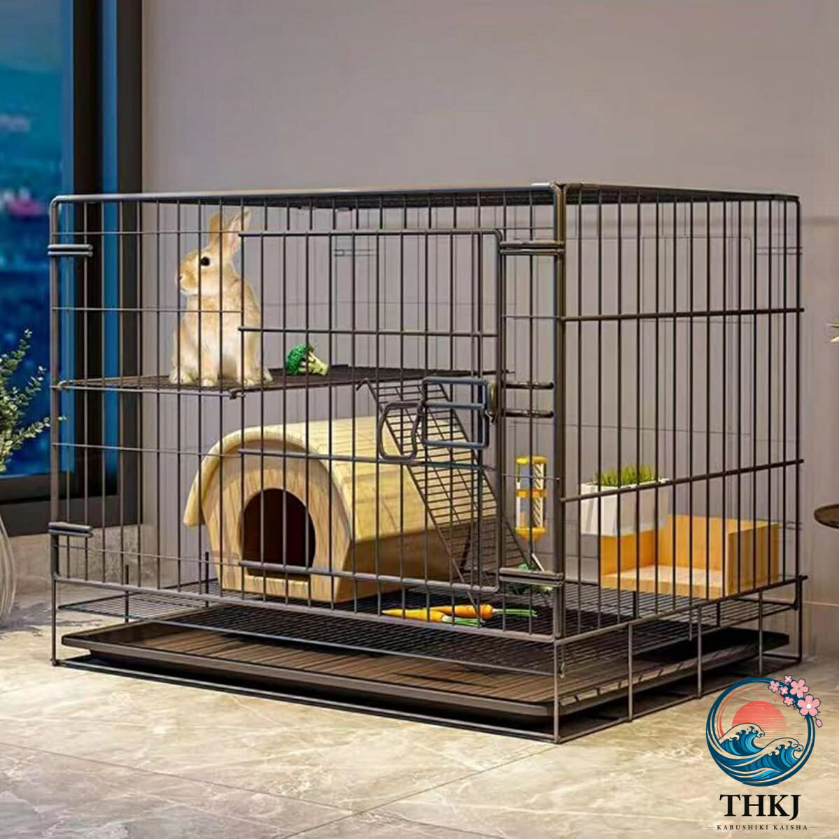 ウサギ小屋はハムスター、子猫、ウサギに最適で、さまざまな毛皮で覆われた仲間を持つペットの飼い主にとって多用途の選択肢になります。ハムスター、愛らしい子猫、かわいいウサギなどに快適で安全な生活空間を提供します。頑丈なアイアン製なので傷に強く、耐久性と防錆性に優れます。天板付き、お留守中にうさぎ/ペットの飛び出しや、いたずらによる怪我や事故の発生にも防止できます移動に便利な折りたたみ式うさぎ/ペットケージ。ドアタイプなのでうさぎ/ペットの出し入れに便利。簡単に扉をロック出来、うさぎ/ペットの安全を守ります。トレイは簡単に取り外せるので、汚れを素早く効率的に掃除できます。 定期的なメンテナンスが手間がかからなくなり、毛皮で覆われた仲間たちと過ごす時間をより多く費やすことができます。猫、小型犬、うさぎ 、チンチラなどの小動物のペットに最適です。 メーカー希望小売価格はメーカーカタログに基づいて掲載しています