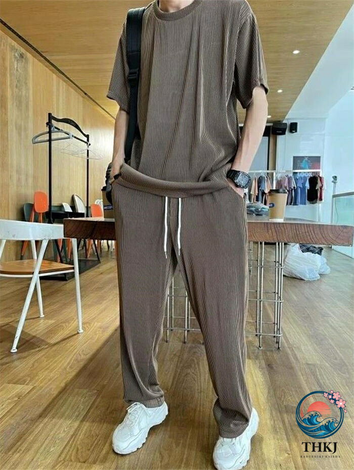商品情報商品名2点セット 春服 夏服 メンズ 上下セット セットアップ 半袖tシャツ プルオーバー ストレッチ ロングパンツ スエット カジュアル ボトムス 涼しげ 軽量 スポーツウェア ランニング 運動着 ルームウェア 部屋着セット内容Tシャツ+ロングパンツカラーコーヒー　シルバー　ブラック　ブルーサイズS M L XL 2XL 3XL 4XL 素材綿+ポリエステルご注意※上記表記は当店平置き実寸サイズになります。※大量生産による生産過程におきまして、若干の個体差が生じる場合がございます。※機械による生産過程におきまして、どうしても生地を織る際の糸の継ぎ目、多少のほつれや汚れなどが生じている場合がございます。※サイトに掲載されている商品は、モニター環境により実際のものと素材感や色が若干異なって見える場合がございます。2点セット 春服 夏服 メンズ 上下セット セットアップ 半袖tシャツ プルオーバー ストレッチ ロングパンツ スエット カジュアル ボトムス 涼しげ 軽量 スポーツウェア ランニング 運動着 ルームウェア 部屋着 2点セット 春服 夏服 メンズ 上下セット セットアップ 半袖tシャツ プルオーバー ストレッチ ロングパンツ スエット カジュアル 2
