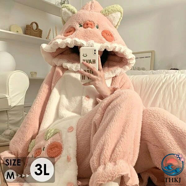 類似商品はこちら ＊.*꙳ルームウェア もこもこ パジャマ 冬 長袖 ナ4,680円ルームウェア もこもこ 熊 パジャマ 冬 長袖6,550円〜ルームウェア もこもこ パジャマ 冬 長袖 ナ5,990円ルームウェア もこもこ パジャマ 冬 長袖 ナ5,980円ルームウェア もこもこ パジャマ ヒョウ柄 冬4,380円〜ルームウェア もこもこ パジャマ 大きいサイズ3,980円 セット内容&nbsp;✽.*꙳ ナイトガウン/ズボン「記載のないアクセサリー　小物等は付属しません」 素材&nbsp;✽.*꙳ ポリエステル/ベルベット カラー&nbsp;✽.*꙳ ピンク サイズ (cm)&nbsp;✽.*꙳ M/着丈98　バスト108　袖丈65　ズボン丈94　ヒップ52L/着丈100　バスト112　袖丈67　ズボン丈96　ヒップ542L（XL）/着丈102　バスト116　袖丈70　ズボン丈98　ヒップ563L（2XL）/着丈104　バスト120　袖丈72　ズボン丈100　ヒップ58※表記寸法と実寸値の多少の誤差はご容赦ください。 よくある質問 Happysunny&nbsp;✽.*꙳ Q1. フードのデザインはどんな特徴がありますか？▸ 愛らしい子豚モチーフが施されており、かぶるだけで可愛らしい雰囲気を楽しめるデザインになっております。by HappysunnyQ2. プレゼント用としても喜ばれますか？▸ はい、見た目の可愛さと実用性を兼ね備えているため、クリスマスや誕生日などのギフトにも大変喜ばれます。by HappysunnyQ3. どんなシーンで活躍しますか？▸ 寒い冬のお部屋時間や就寝前のリラックスタイムに最適で、可愛らしい着ぐるみ風デザインなのでイベントやパーティーでも楽しめます。by Happysunny 送料&nbsp;✽.*꙳ ★1点 880円(北海道・九州・沖縄・離島除く)商品を複数ご注文の場合の送料は、下記の表を参照してください。 ※SALE品など、他商品との同梱発送不可の商品と合わせてご購入の場合、送料の計算が異なりますのでご注意ください。 注意事項&nbsp;✽.*꙳ ●ページの閲覧環境によって、掲載写真と実際の商品の色合いが異なる場合があります。 ●モデルに小物を使う場合がございますが、商品に含まれませんので、セット内容をご確認ください。●製造過程・出荷過程の間に出来た細かなキズ・ヨゴレなどある場合がございます。細かい部分まで気になさる方は、ご購入をご遠慮ください。 ●商品の仕様は、製造元の都合により予告なく変更や突然の欠品等で商品手配の遅れや手配ができない場合がございます。 ●お届けした商品に不備がございましたら、お届け後5日以内にご連絡ください。早急に対応させていただきます。なお期日を過ぎた場合はお受け致しかねます。 ●土日祝祭日のご注文およびお問い合わせへの弊社からのご連絡は、翌営業日となります。 ●海外製品のため、詳細タグなし。 ●配送の関係上、ラッピング対応は受け付けておりません。 &nbsp;&nbsp;会社・学校・団体でご購入のお客様 発送の際、ご担当者様のお名前（フルネーム）が必要となります。 登録情報のお名前を、会社名や団体名のみでご登録されている場合、ご登録名をご担当者様のお名前にご変更していただくか、【備考欄】にフルネームでご記入願います。 【納品書や領収書につきまして】 当店では個人情報保護及び環境保全の為ペーパーレス化に取り組んでおりますので、お届けのお荷物に納品書（お買上明細書）は同封しておりません。ご了承くださいませ。 ご希望の場合、ご注文時【備考欄】にご記入願います。PDFファイルをメールにて添付いたします。 &nbsp;&nbsp;返品・交換・キャンセルについて サイズ間違い・イメージ違いなど、お客様都合によるキャンセルやご交換は原則として承っておりません。返品ルールに関しましては、リンク先ページをご覧の上、お気軽にお問い合わせください。 SIMILAR COLOR ピンク類似商品はこちら ＊.*꙳ルームウェア もこもこ パジャマ 冬 長袖 ナ4,680円ルームウェア もこもこ 熊 パジャマ 冬 長袖6,550円〜ルームウェア もこもこ パジャマ 冬 長袖 ナ5,990円ルームウェア もこもこ パジャマ 冬 長袖 ナ5,980円ルームウェア もこもこ パジャマ ヒョウ柄 冬4,380円〜ルームウェア もこもこ パジャマ 大きいサイズ3,980円 セット内容&nbsp;✽.*꙳ ナイトガウン/ズボン「記載のないアクセサリー　小物等は付属しません」 素材&nbsp;✽.*꙳ ポリエステル/ベルベット カラー&nbsp;✽.*꙳ ピンク サイズ (cm)&nbsp;✽.*꙳ M/着丈98　バスト108　袖丈65　ズボン丈94　ヒップ52L/着丈100　バスト112　袖丈67　ズボン丈96　ヒップ542L（XL）/着丈102　バスト116　袖丈70　ズボン丈98　ヒップ563L（2XL）/着丈104　バスト120　袖丈72　ズボン丈100　ヒップ58※表記寸法と実寸値の多少の誤差はご容赦ください。 よくある質問 Happysunny&nbsp;✽.*꙳ Q1. フードのデザインはどんな特徴がありますか？▸ 愛らしい子豚モチーフが施されており、かぶるだけで可愛らしい雰囲気を楽しめるデザインになっております。by HappysunnyQ2. プレゼント用としても喜ばれますか？▸ はい、見た目の可愛さと実用性を兼ね備えているため、クリスマスや誕生日などのギフトにも大変喜ばれます。by HappysunnyQ3. どんなシーンで活躍しますか？▸ 寒い冬のお部屋時間や就寝前のリラックスタイムに最適で、可愛らしい着ぐるみ風デザインなのでイベントやパーティーでも楽しめます。by Happysunny 送料&nbsp;✽.*꙳ ★1点 880円(北海道・九州・沖縄・離島除く)商品を複数ご注文の場合の送料は、下記の表を参照してください。 ※SALE品など、他商品との同梱発送不可の商品と合わせてご購入の場合、送料の計算が異なりますのでご注意ください。 注意事項&nbsp;✽.*꙳ ●ページの閲覧環境によって、掲載写真と実際の商品の色合いが異なる場合があります。 ●モデルに小物を使う場合がございますが、商品に含まれませんので、セット内容をご確認ください。●製造過程・出荷過程の間に出来た細かなキズ・ヨゴレなどある場合がございます。細かい部分まで気になさる方は、ご購入をご遠慮ください。 ●商品の仕様は、製造元の都合により予告なく変更や突然の欠品等で商品手配の遅れや手配ができない場合がございます。 ●お届けした商品に不備がございましたら、お届け後5日以内にご連絡ください。早急に対応させていただきます。なお期日を過ぎた場合はお受け致しかねます。 ●土日祝祭日のご注文およびお問い合わせへの弊社からのご連絡は、翌営業日となります。 ●海外製品のため、詳細タグなし。 ●配送の関係上、ラッピング対応は受け付けておりません。 &nbsp;&nbsp;会社・学校・団体でご購入のお客様 発送の際、ご担当者様のお名前（フルネーム）が必要となります。 登録情報のお名前を、会社名や団体名のみでご登録されている場合、ご登録名をご担当者様のお名前にご変更していただくか、【備考欄】にフルネームでご記入願います。 【納品書や領収書につきまして】 当店では個人情報保護及び環境保全の為ペーパーレス化に取り組んでおりますので、お届けのお荷物に納品書（お買上明細書）は同封しておりません。ご了承くださいませ。 ご希望の場合、ご注文時【備考欄】にご記入願います。PDFファイルをメールにて添付いたします。 &nbsp;&nbsp;返品・交換・キャンセルについて サイズ間違い・イメージ違いなど、お客様都合によるキャンセルやご交換は原則として承っておりません。返品ルールに関しましては、リンク先ページをご覧の上、お気軽にお問い合わせください。 SIMILAR COLOR ピンク