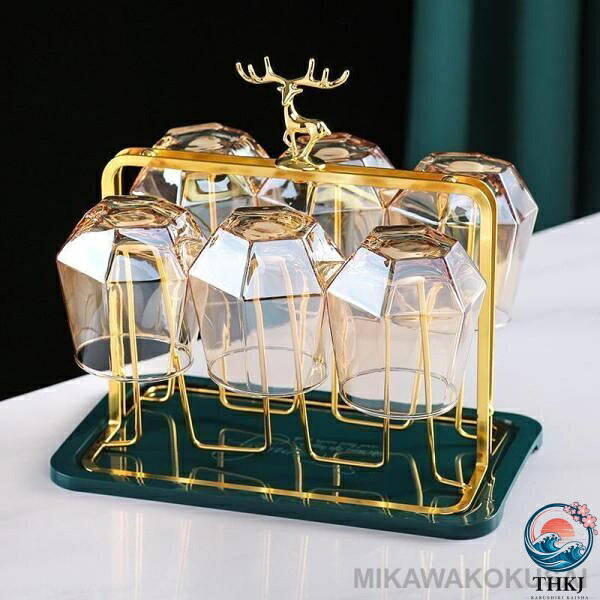 ■商品名：グラススタンド コップスタンド 6個掛け ホルダー キッチン収納 水切り タワー 北欧風 水切りラック コップ立て コップホルダー トレー付き 収納 おしゃれ■カラー：写真参考■サイズ：写真参考■素材：カップラック：スチール(粉体塗装)トレイ：PP材質■季節：通年■生産国：中国【品質保証】商品品質に対し、検品には必ず行っておりますが、万が一問題がございましたら、メールにてご連絡をお願い申し上げます。こちら誠意を持って早急に対応させていただきますので、心配しないでください。★状態：新品未使用★画像はご覧になっているモニター.パソコン等により実際の商品と多少色味が異なる場合がございます。色味が異なる等のクレームはお受けできませんので、ご了承下さい。■商品名：グラススタンド コップスタンド 6個掛け ホルダー キッチン収納 水切り タワー 北欧風 水切りラック コップ立て コップホルダー トレー付き 収納 おしゃれ■カラー：写真参考■サイズ：写真参考■素材：カップラック：スチール(粉体塗装)トレイ：PP材質■季節：通年■生産国：中国【品質保証】商品品質に対し、検品には必ず行っておりますが、万が一問題がございましたら、メールにてご連絡をお願い申し上げます。こちら誠意を持って早急に対応させていただきますので、心配しないでください。★状態：新品未使用★画像はご覧になっているモニター.パソコン等により実際の商品と多少色味が異なる場合がございます。色味が異なる等のクレームはお受けできませんので、ご了承下さい。