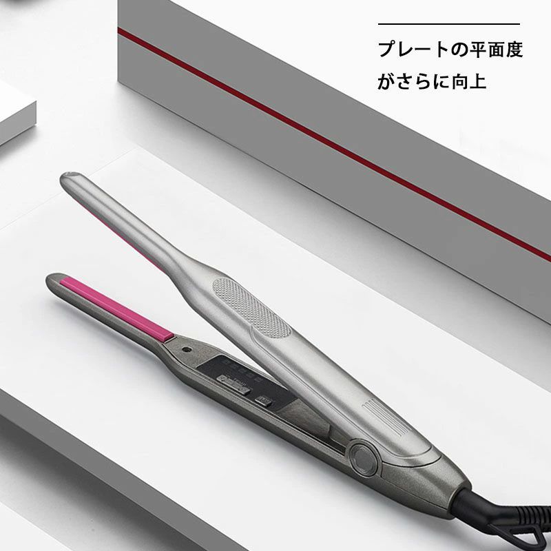 商品特徴ショートヘアのスタイリングに最適な2way仕様で、ストレートとカールの両方を楽しめます。小型で持ち運びやすく、旅行や出張にも便利です。プロ仕様のため、業務用としても使用可能で、滑らかなプレートが髪に優しく、均一な仕上がりを実現します。男性にもおすすめで、実用的なギフトとしても喜ばれるでしょう。商品詳細【素材】ABS【コードの長さ】約2.5m【タイプ】ストレート＆カール2way仕様【加熱材料】PTC【サイズ】写真ご参考注意商品のお色は撮影時の環境、ディスプレイの発色などにより実物と多少の違いが生じることがございます。予めご了承下さい。色違い、商品違い、大きな欠陥の場合は、到着後ぜひご連絡下さい 。サイズは、実寸サイズを測っているため多少誤差がでる場合があります。仕様デザインは改良のため予告なく変更することがあります。ラッピングは承っておりません。