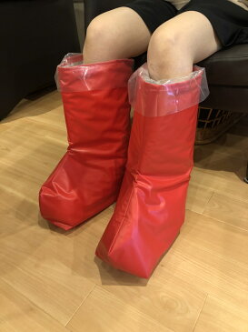 足湯長靴 温ぽんONPON レッド 足湯 ふくらはぎまで温める フットバス 足温器 お湯が冷めにくい 折りたためる 足湯 フットケア 癒し 疲れ リラックス 冷え性 冷え症対策 むくみ改善 ぽかぽか足元 ビニール素材 ポカポカ足湯 温足ブーツ