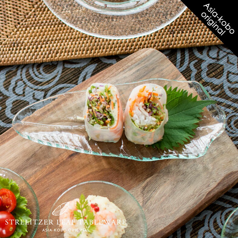 ストレリチアリーフをモチーフにしたガラスプレート[66323]【ガラストレー ガラスの皿 ガラストレイ 収納トレー デコレーショントレイバリ 雑貨 アジア雑貨 アジアン雑貨 新生活】【バリ島のアジアンプレート】