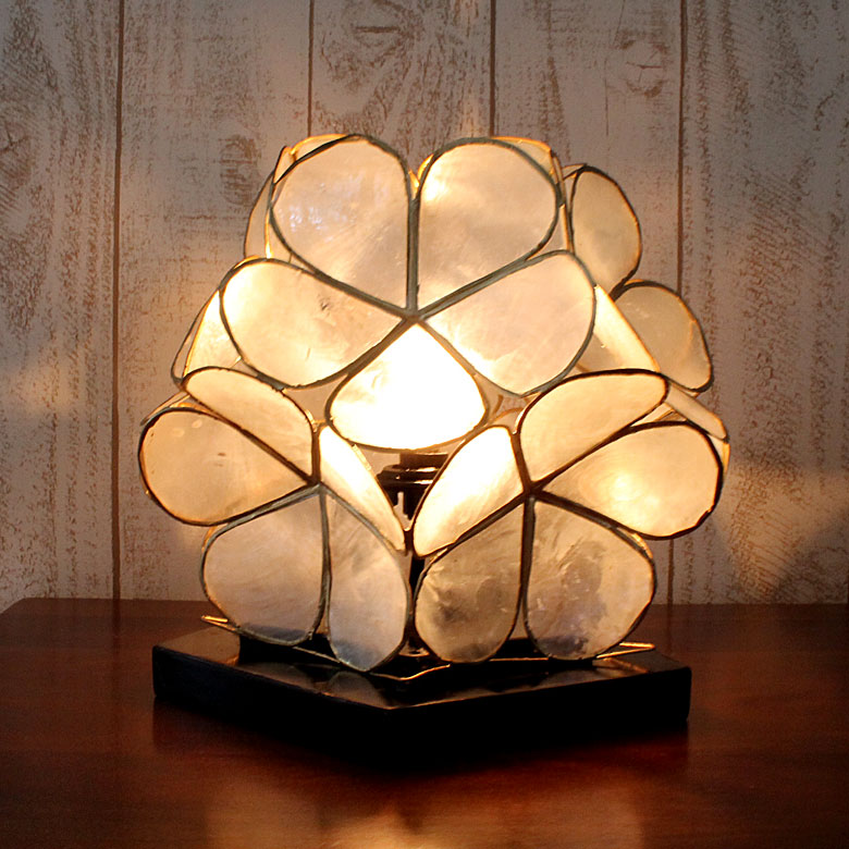 カピスシェルのフラワーモチーフテーブルランプ[11501]【貝殻 アジアンランプ スタンド 照明 フロアライト フロアランプ テーブルランプ