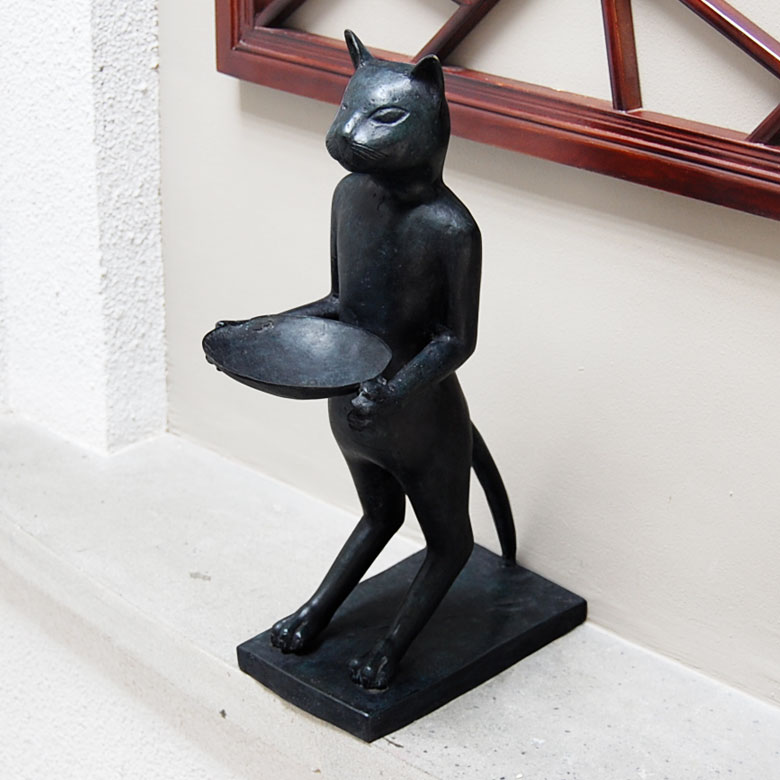 【楽天市場】【送料無料】お皿を持ったブロンズ製の大きな アジアン バリネコ像[9532]【ブロンズ製の動物 バリ島のネコ ねこ 猫の置き物