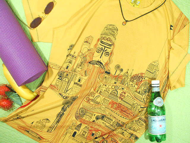 インドの修行者・サドゥ★ヨガTシャツ送料無料　Tシャツ　ガンガーのTシャツ　半袖　大きいサイズ　インドTシャツ　修行者サドゥのTシャツ　ヨガ　ヨーガ　YOGA　Tシャツ　ラッピング無料サービス