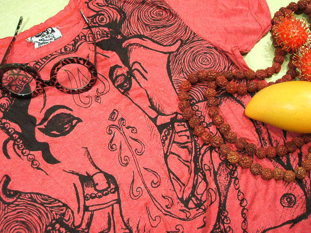 ガネーシャTシャツ　ガネーシャのTシャツ送料無料　Tシャツ　メンズ　半袖　ガネーシャTシャツ　ガネーシャのTシャツ　幸せを呼ぶゾウ　インド　ヒンドゥー教神様Tシャツ　ギフト包装無料