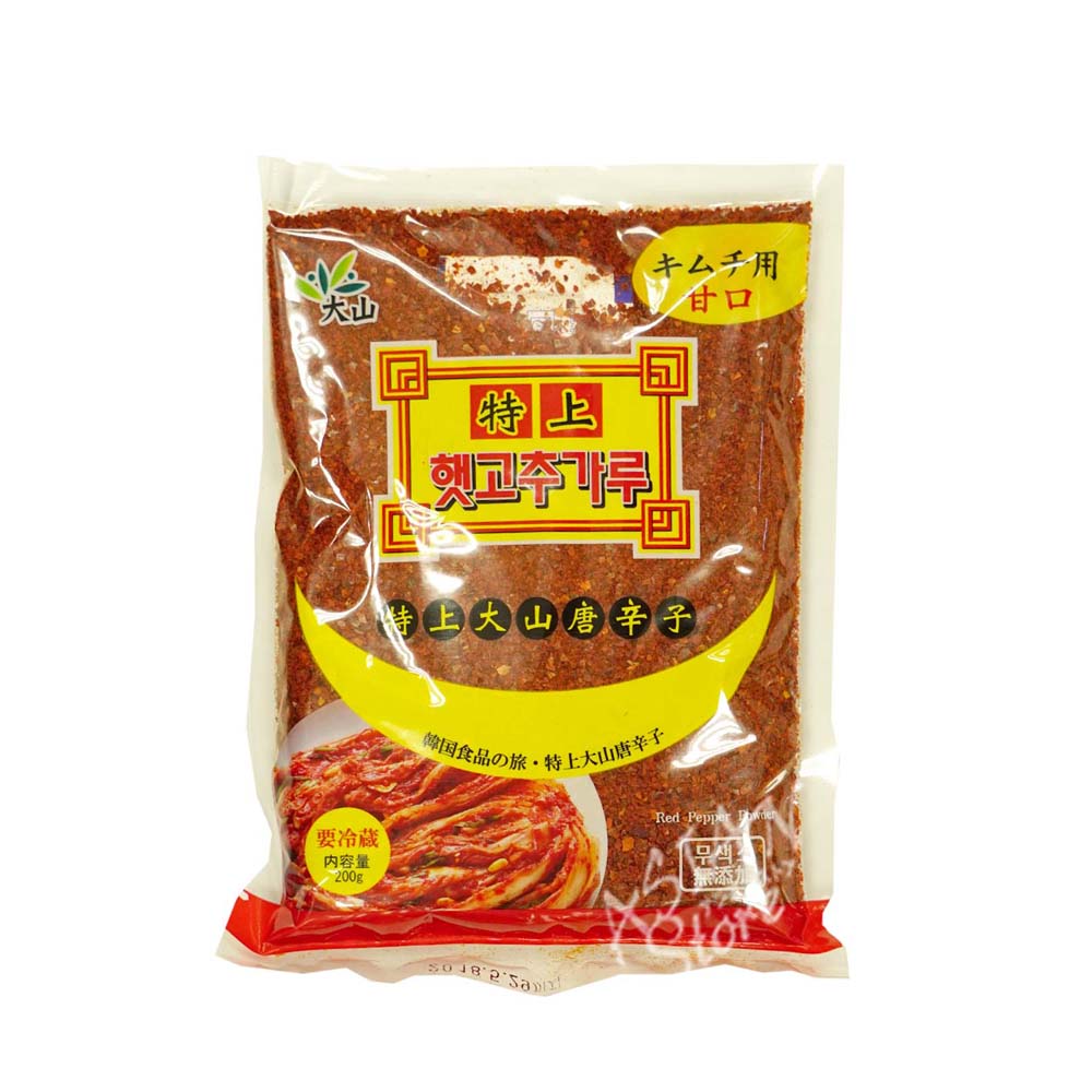 【商品名】大山牌泡菜用甜味辣椒粉 【原材料】唐辛子 【内容量】200g 【原産国】日本 【賞味期限】商品画像記載の賞味期限と現物は異なる場合がございます。 ※予告なくパッケージデザインが変更される場合があります。 ★【冷凍便】と同時購入は出来ません。配送便ごとに買い物かごに入れて決済して下さい