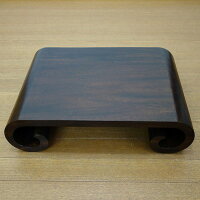 一本の木をくり抜いて作った渦巻きテーブル50X35X13
