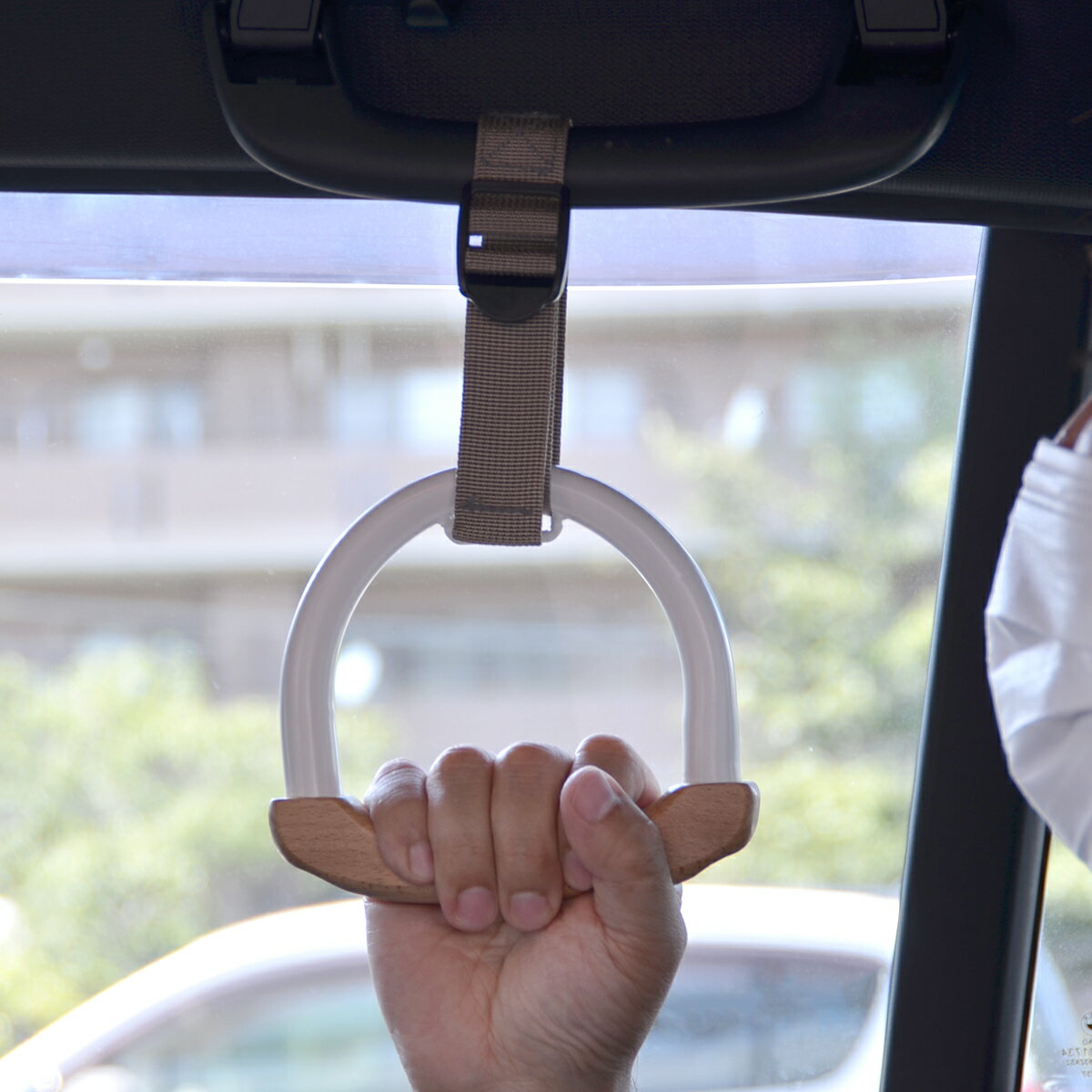 【送料無料】楽々健乗車用簡易手すり持ち手介護サポート乗車補助