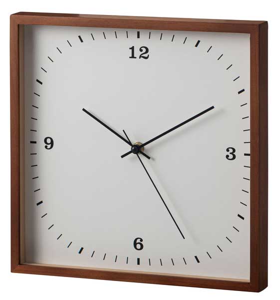 DETAIL ウォールクロック / スクエア 【 ブラウン 】 暮らしになじむ、素材の個性と調和 それぞれの素材が持つ美しさを活かしたウォールクロック。 やさしい風合いのラタン調デザイン、親しみある天然木フレーム、洗練されたメタルの3アイテ...