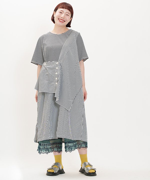 Rakuten - as know as あちこちいろいろOP レディース 大きいサイズ カットソー ワンピース 半袖ワンピース ワンピース ラウンド フレアー ボーダー ストライプ 半袖 タック 変形 飾り 釦 オオラカ