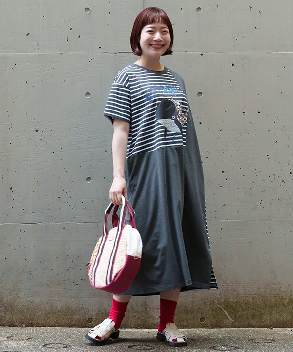 Rakuten - as know as 海にもホエールロイドOP レディース 大きいサイズ カットソー ワンピース 半袖ワンピース Tシャツ ワンピース 半袖 プリント くじら ホエール カットソー ボーダー 切り替え 無地 カジュアル マゼコゼ ミックス オオラカ