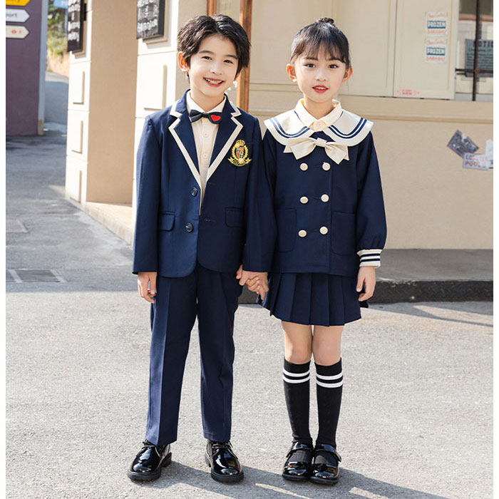 商品名 男の子　子ども服 色 ネイビー サイズ 100-150cm 素人採寸若干の誤差がある場合がございます。 素材 ポリエステル ご了承いただきたいこと ※サイトに掲載の商品は、撮影の環境とモニター環境により、実際の物と素材感・色味いが多少異なる場合がございます。 ※モデル使用の撮影道具等商品に含めておりません（小物ある場合、内容を明記致します）。 ※大量生産による生産過剰と在庫管理の条件により、細かいキズや汚れ付くことがございます。完璧な商品をお求めのお方と細かい部分をお気になさるお方は、ご購入を慎んでください。 ※取寄品、輸入品、工場大量生産の商品の為、日本製より縫製荒いとほつれ等が生じている場合がございますのであらかじめご了承くださいませ。 ※都合により電話に出られない場合メールでご連絡いただければ幸いです。 ※在庫は複数店舗共有しております為、またメーカさんが急に生産中止による在庫更新遅れることがございます。メールか電話でご連絡致します。どうかご容赦ください。 ※お届けした商品に不備があった場合、一週間以内ご連絡ください。確認後速やかに交換か返品対応致します、返品に関しては原則として連絡なしの返品は対応致しません、ご理解いただきますようお願い申し上げます。 ※お客様都合の返品は受付ない場合がございます（特に舞台衣装、ダンス衣装、道具等。またイメージ違い）。また返品か交換に往復の送料が生じる場合がございます。 ※他に不明点がございましたら、お問い合わせください。商品名 男の子　子ども服 色 ネイビー サイズ 100-150cm 素人採寸若干の誤差がある場合がございます。 素材 ポリエステル ご了承いただきたいこと ※1、サイトに掲載の商品は、撮影の環境とモニター環境により、実際の物と素材感・色味いが多少異なる場合がございます。 ※2、モデル使用の撮影道具等商品に含めておりません（小物ある場合、内容を明記致します）。 ※3、大量生産による生産過剰と在庫管理の条件により、細かいキズや汚れ付くことがございます。完璧な商品をお求めのお方と細かい部分をお気になさるお方は、ご購入を慎んでください。 ※4、取寄品、輸入品、工場大量生産の商品の為、日本製より縫製荒いとほつれ等が生じている場合がございますのであらかじめご了承くださいませ。 ※5、都合により電話に出られない場合メールでご連絡いただければ幸いです。 ※6、在庫は複数店舗共有しております為、またメーカさんが急に生産中止による在庫更新遅れることがございます。メールか電話でご連絡致します。どうかご容赦ください。 ※7、お届けした商品に不備があった場合、一週間以内ご連絡ください。確認後速やかに交換か返品対応致します、返品に関しては原則として連絡なしの返品は対応致しません、ご理解いただきますようお願い申し上げます。 ※8、お客様都合の返品は受付ない場合がございます（特に舞台衣装、ダンス衣装、道具等。またイメージ違い）。また返品か交換に往復の送料が生じる場合がございます。 ※9、他に不明点がございましたら、お問い合わせください。