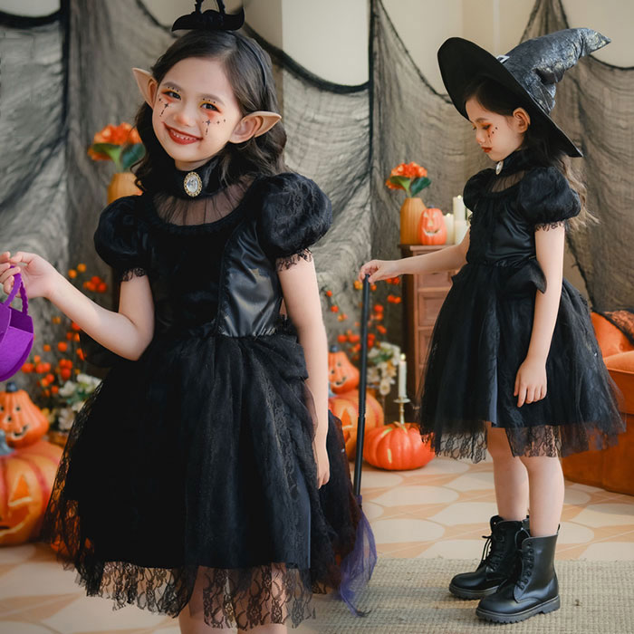 商品名 子供ハロウイン衣装 簡単な包装、ご了承ください。 色 ブラック サイズ 110：バスト約64cmウエスト約56cm袖丈約19cm肩幅約24cm着丈約67cm 120：バスト約68cmウエスト約60cm袖丈約20cm肩幅約25cm着丈約72cm 130：バスト約72cmウエスト約64cm袖丈約21cm肩幅約26cm着丈約77cm 140：バスト約76cmウエスト約68cm袖丈約22cm肩幅約27cm着丈約82cm 150：バスト約80cmウエスト約72cm袖丈約23cm肩幅約28cm着丈約87cm 素人採寸若干の誤差がある場合がございます。 素材 ポリエステル ご了承いただきたいこと ※サイトに掲載の商品は、撮影の環境とモニター環境により、実際の物と素材感・色味いが多少異なる場合がございます。 ※モデル使用の撮影道具等商品に含めておりません（小物ある場合、内容を明記致します）。 ※大量生産による生産過剰と在庫管理の条件により、細かいキズや汚れ付くことがございます。完璧な商品をお求めのお方と細かい部分をお気になさるお方は、ご購入を慎んでください。 ※取寄品、輸入品、工場大量生産の商品の為、日本製より縫製荒いとほつれ等が生じている場合がございますのであらかじめご了承くださいませ。 ※都合により電話に出られない場合メールでご連絡いただければ幸いです。 ※在庫は複数店舗共有しております為、またメーカさんが急に生産中止による在庫更新遅れることがございます。メールか電話でご連絡致します。どうかご容赦ください。 ※お届けした商品に不備があった場合、一週間以内ご連絡ください。確認後速やかに交換か返品対応致します、返品に関しては原則として連絡なしの返品は対応致しません、ご理解いただきますようお願い申し上げます。 ※お客様都合の返品は受付ない場合がございます（特に舞台衣装、ダンス衣装、道具等。またイメージ違い）。また返品か交換に往復の送料が生じる場合がございます。 ※他に不明点がございましたら、お問い合わせください。商品名 子供ハロウイン衣装 簡単な包装、ご了承ください。 色 ブラック サイズ 110：バスト約64cmウエスト約56cm袖丈約19cm肩幅約24cm着丈約67cm 120：バスト約68cmウエスト約60cm袖丈約20cm肩幅約25cm着丈約72cm 130：バスト約72cmウエスト約64cm袖丈約21cm肩幅約26cm着丈約77cm 140：バスト約76cmウエスト約68cm袖丈約22cm肩幅約27cm着丈約82cm 150：バスト約80cmウエスト約72cm袖丈約23cm肩幅約28cm着丈約87cm 素人採寸若干の誤差がある場合がございます。 素材 ポリエステル ご了承いただきたいこと ※1、サイトに掲載の商品は、撮影の環境とモニター環境により、実際の物と素材感・色味いが多少異なる場合がございます。 ※2、モデル使用の撮影道具等商品に含めておりません（小物ある場合、内容を明記致します）。 ※3、大量生産による生産過剰と在庫管理の条件により、細かいキズや汚れ付くことがございます。完璧な商品をお求めのお方と細かい部分をお気になさるお方は、ご購入を慎んでください。 ※4、取寄品、輸入品、工場大量生産の商品の為、日本製より縫製荒いとほつれ等が生じている場合がございますのであらかじめご了承くださいませ。 ※5、都合により電話に出られない場合メールでご連絡いただければ幸いです。 ※6、在庫は複数店舗共有しております為、またメーカさんが急に生産中止による在庫更新遅れることがございます。メールか電話でご連絡致します。どうかご容赦ください。 ※7、お届けした商品に不備があった場合、一週間以内ご連絡ください。確認後速やかに交換か返品対応致します、返品に関しては原則として連絡なしの返品は対応致しません、ご理解いただきますようお願い申し上げます。 ※8、お客様都合の返品は受付ない場合がございます（特に舞台衣装、ダンス衣装、道具等。またイメージ違い）。また返品か交換に往復の送料が生じる場合がございます。 ※9、他に不明点がございましたら、お問い合わせください。