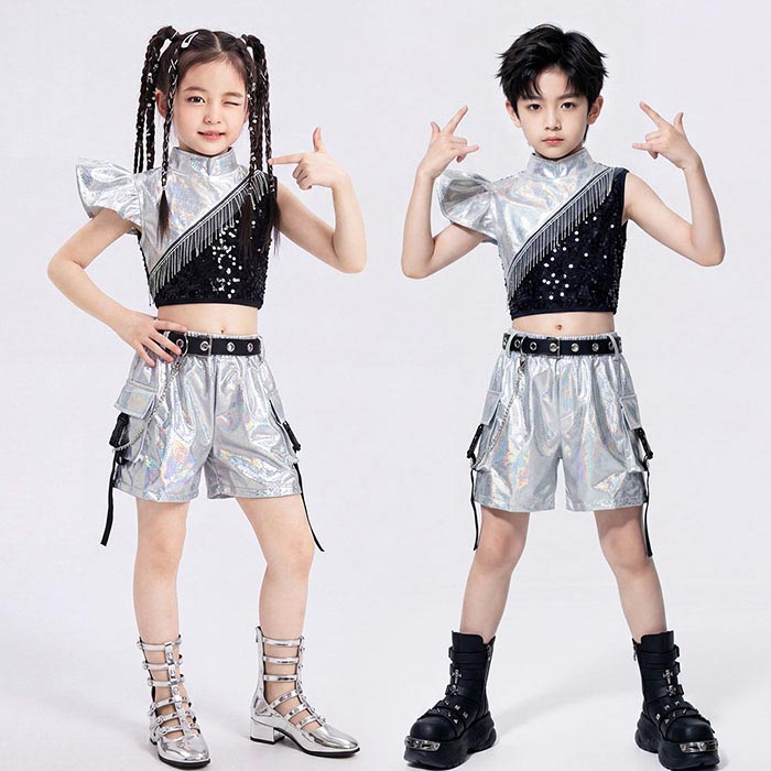 Rakuten - キッズ ジャズダンス衣装 男女兼用 チアダンス 男の子 女の子 セット タンクトップ ショートパンツ ベルト フリンジ スパンコール キラキラ 子ども ステージ衣装 ストリートダンス 文化祭 学園祭 舞台 jazz 演出服 ヒップホップ コスチューム ジュニア おしゃれ 可愛い