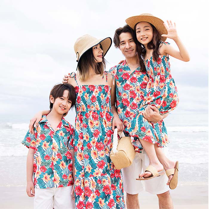 家族ペアルック 親子お揃い 親子コーデ ママ レディース ワンピース 花柄 パパ メンズ アロハシャツ ショートパンツ お揃いコーデ 親子ペアルック ボヘミアン風 親子 お揃い 夏 海 ビーチ 旅行 リゾートペアルック カラフル おしゃれ