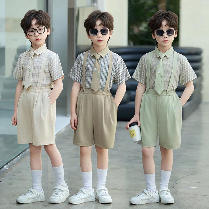 Rakuten - フォーマルスーツ キッズ 男の子 ピアノ演奏会 子供スーツ 4点セット 韓国風 シャツ 半袖 チェック柄 ネクタイ サスペンダー ショートパンツ 結婚式 司会者 ステージ衣装 ベビー服 お呼ばれ 子供服 男児 ジュニア 夏 発表会 入学式 卒園式 卒業式 七五三 記念撮影 かっこいい